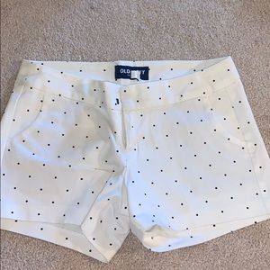 OLD NAVY White & Black Dot stretch shorts 2